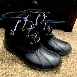 Black sperry boots